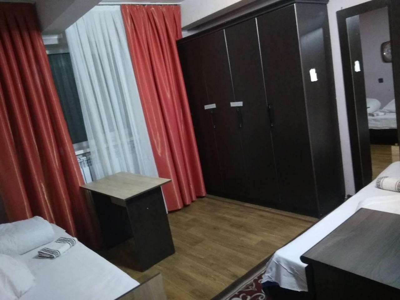 Saima Guest House Osh Exterior foto