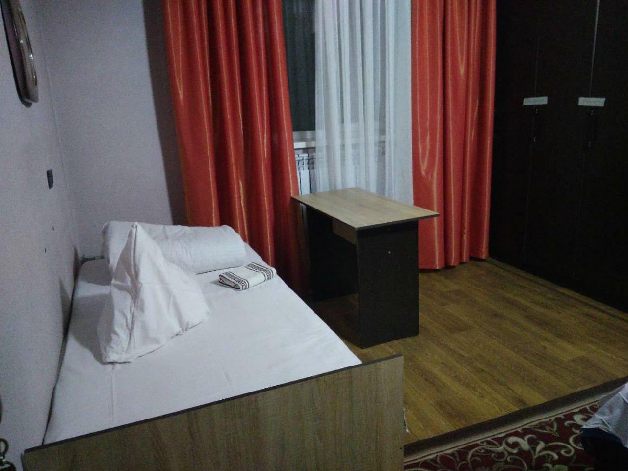 Saima Guest House Osh Exterior foto