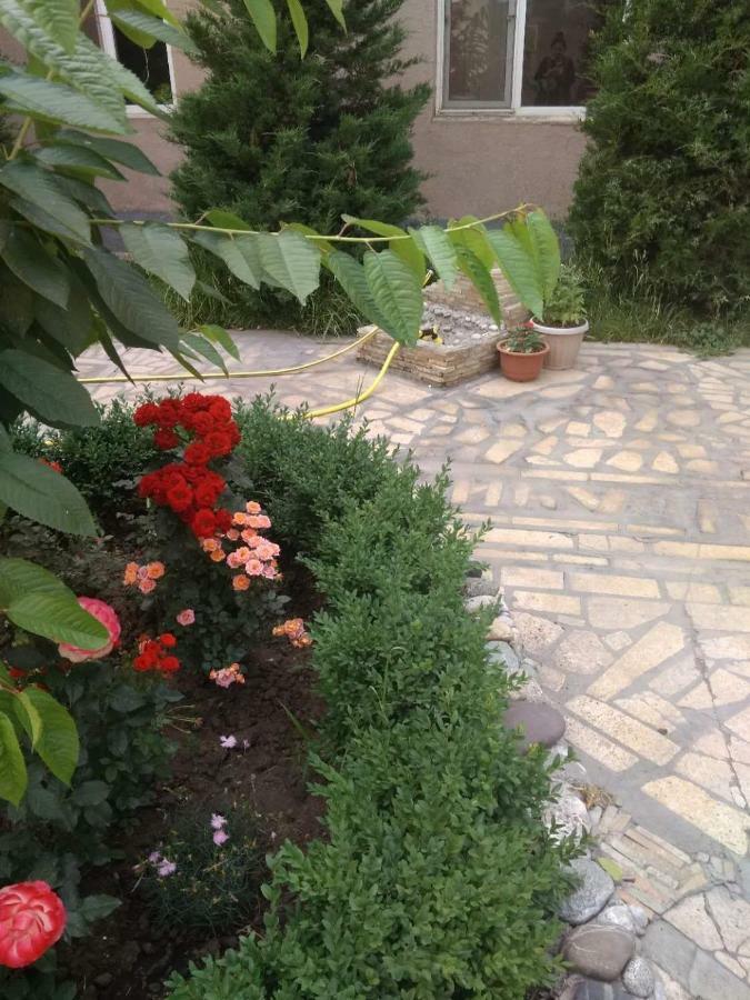 Saima Guest House Osh Exterior foto