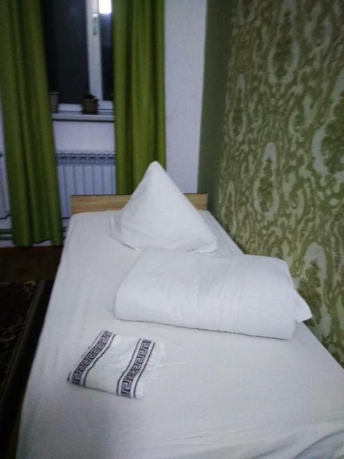 Saima Guest House Osh Exterior foto